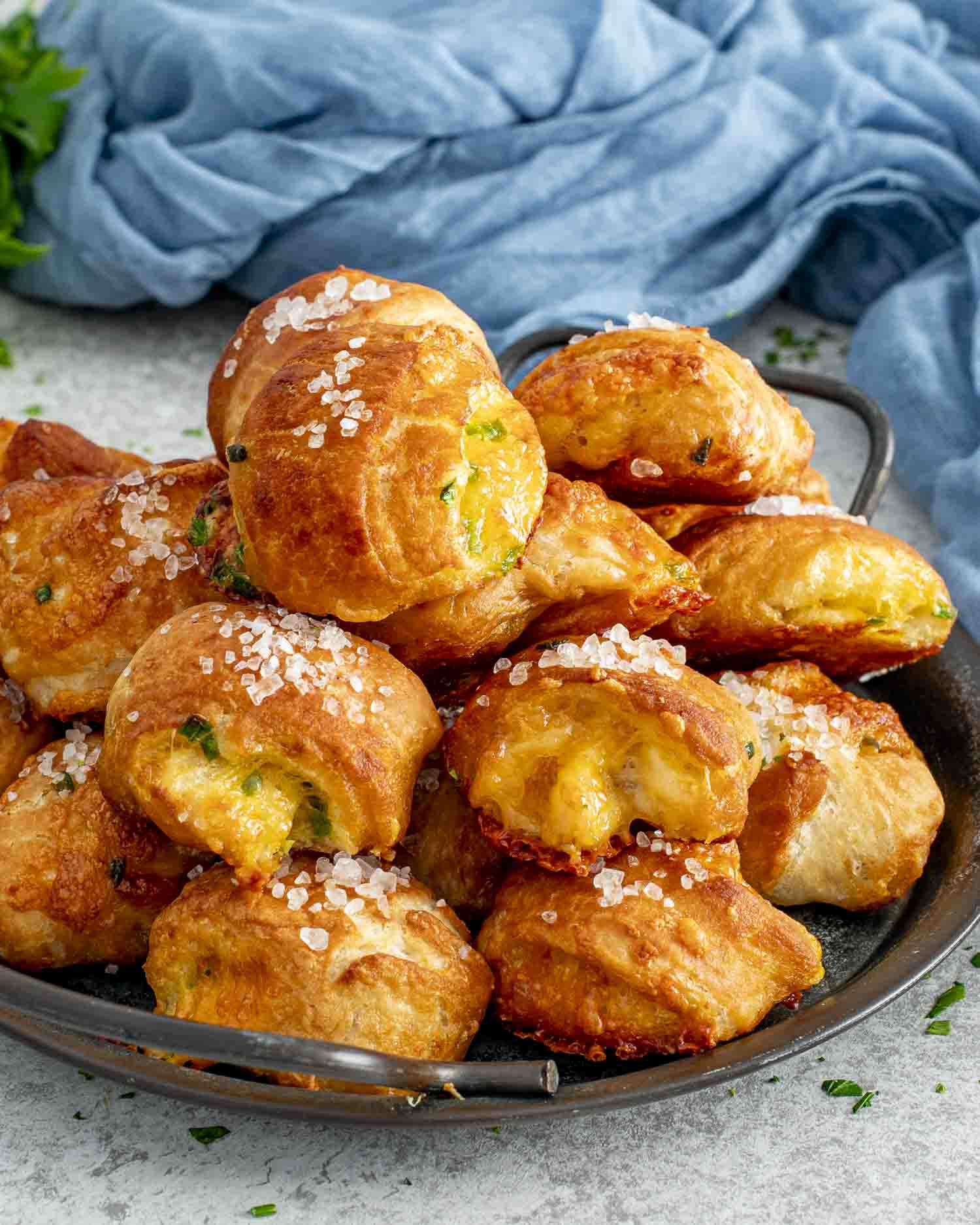 Cheesy Jalape&ntilde;o Pretzel Bites